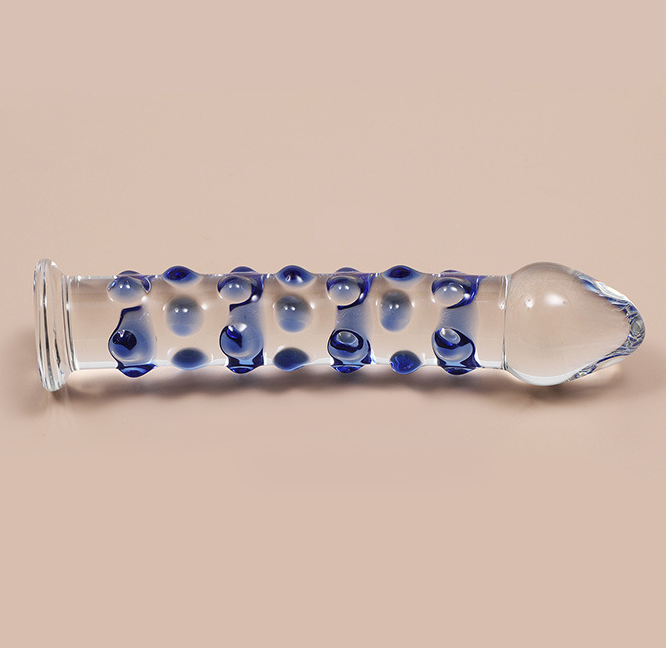 美麗的透明玻璃假陽具性愛